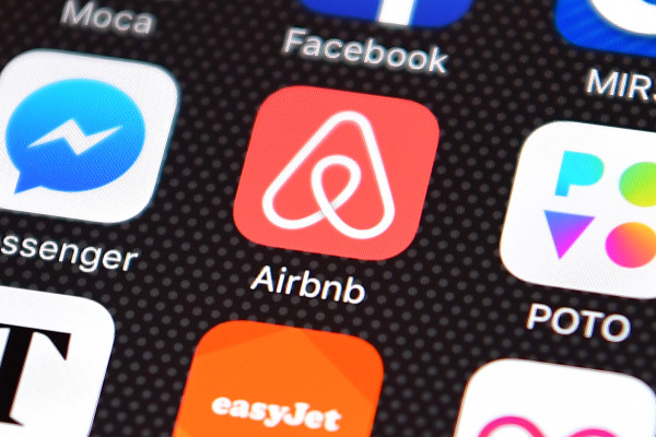 Airbnb could plan to IPO by late 2020