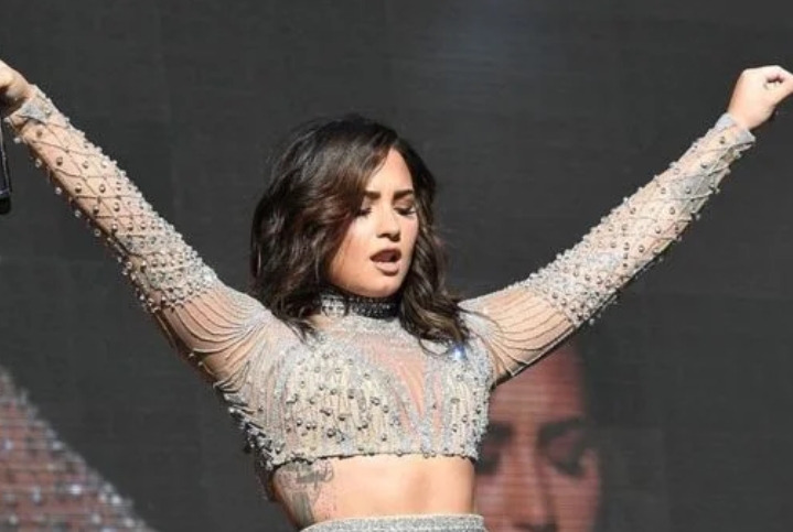 Breaking News – Demi Lovato hospitalized due to heroin overdose