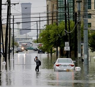 Flash flooding hits New Orleans as Mississippi River forecast to rise to dangerous levels