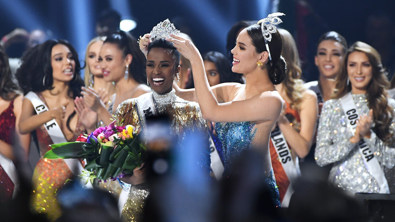 Sudáfrica la nueva Miss Universo 2019 Zozibini Tunzi