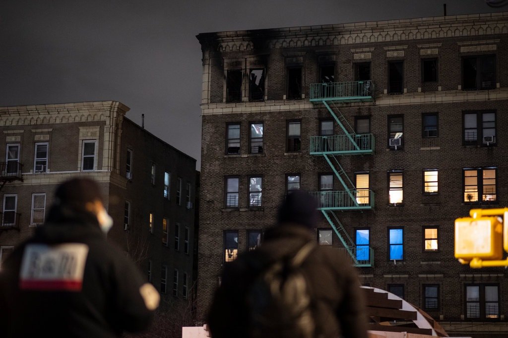 Fire at Bronx Apartment Building Kills 4