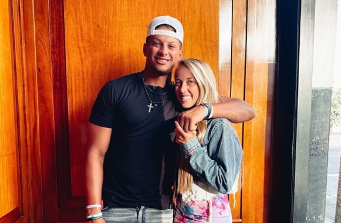 NFL player Patrick Mahomes proposes to high school sweetheart