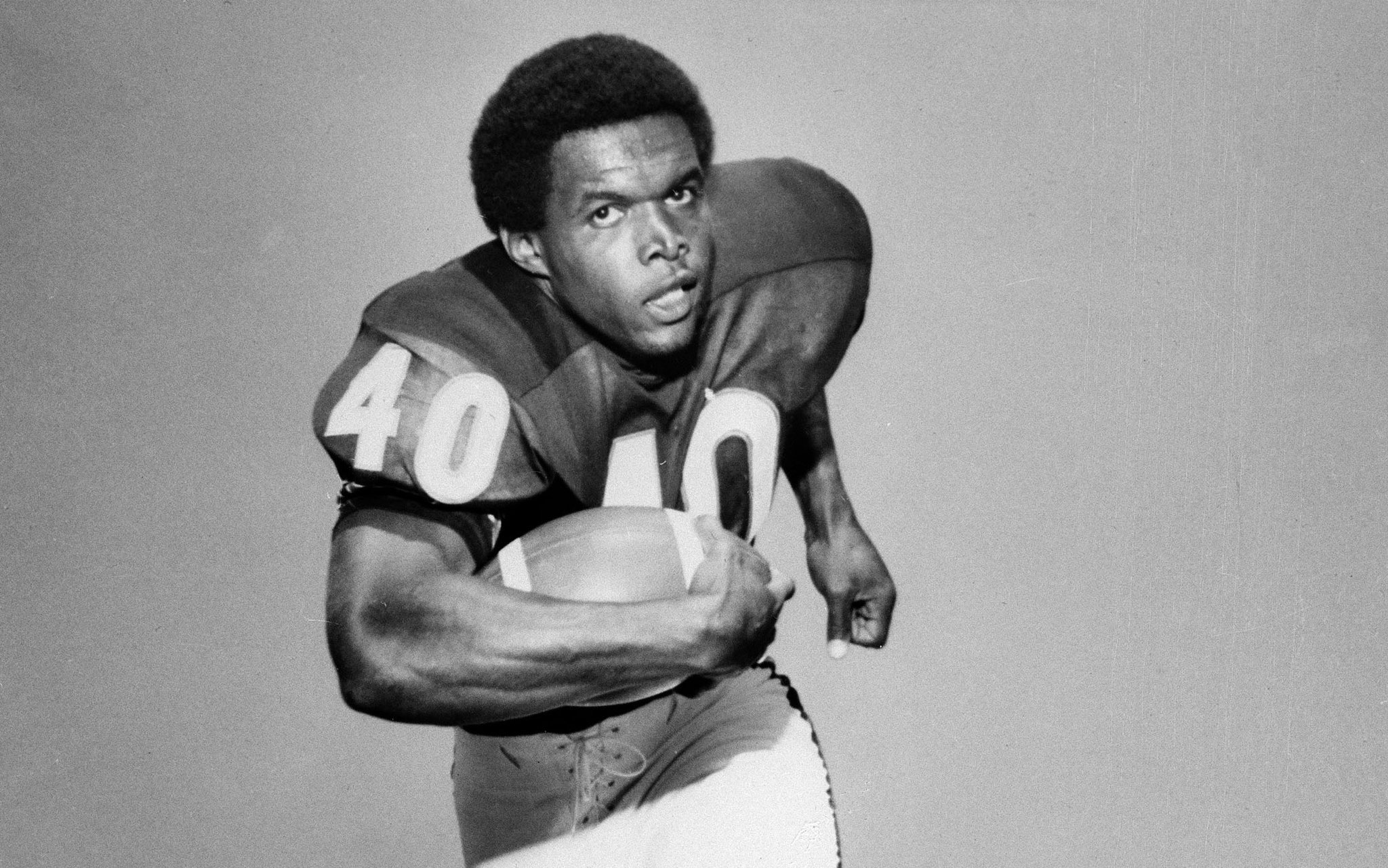 Chicago Bears’ Hall of Fame running back Gale Sayers dies at age 77