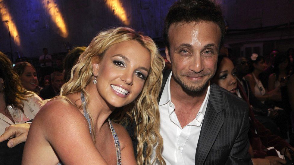 Britney Spears’ longtime manager Larry Rudolph resigns