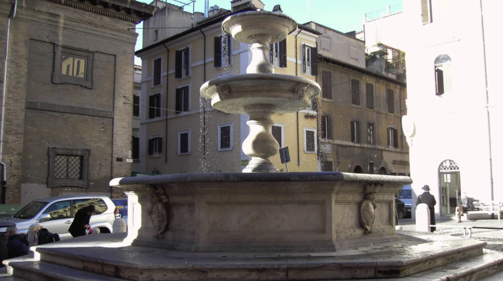 US tourist receives $450 fine for consuming food and beverages on a Roman fountain