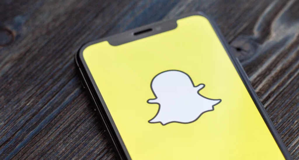 Snapchat stock tumbles 15% due to stagnant revenue growth